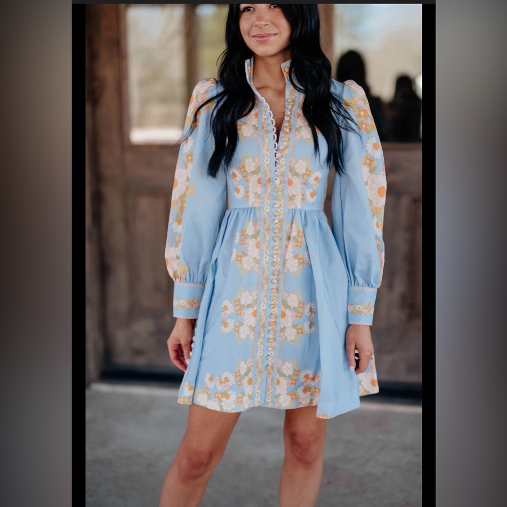 Beulah London x Tuckernuck Leila Blue Floral Belted Dress